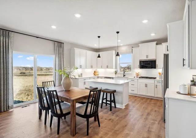 2nd image of 912 Foxglove Ter, Waconia, MN 55387 | MLS# 7090100
