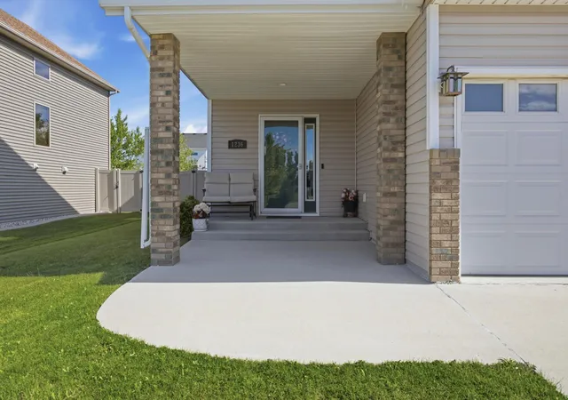 Homes for sale in West Fargo, ND | 1236 31St Ave W, West Fargo, ND 58078 | MLS# 7090115