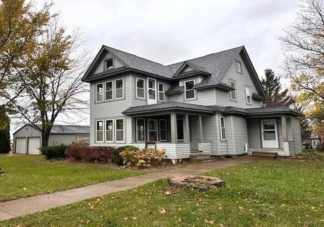 Photo 1 of Single family home for sale at 207 S Lake St, Belview, MN 56214 | MLS# 7090129 | Listing updated on 2026-10-28