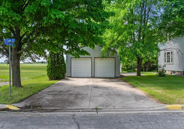 Homes for sale in Belview, MN | 207 S Lake St, Belview, MN 56214 | MLS# 7090129