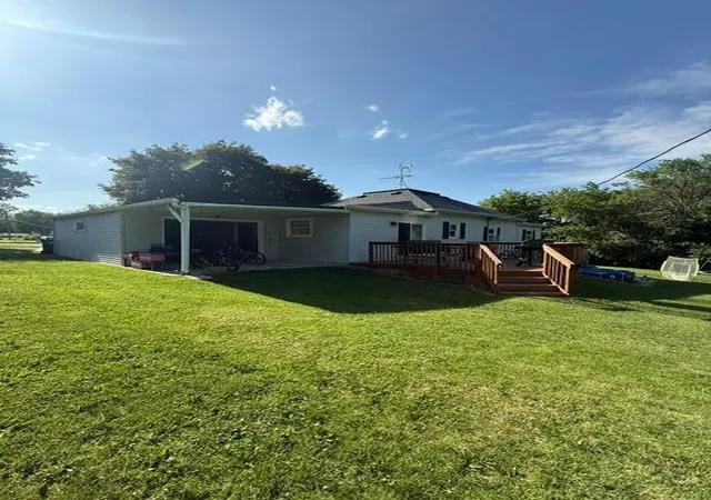 Photo 3 of Single family home for sale at 109 S Griffin St, Lakefield, MN 56150 | MLS# 7090163 | Listing updated on 2026-08-26