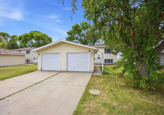 1st image of 910 912 32nd St N, Fargo, ND 58102 | MLS# 7090219
