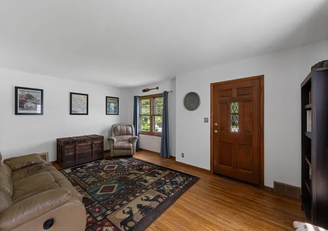 3rd image of 3611 Lee Ave N, Minneapolis, MN 55422 | MLS# 7090258