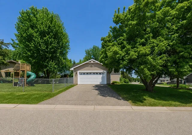 Homes for sale in Oakdale, MN | 7598 Upper 23Rd St N, Oakdale, MN 55128 | MLS# 7090269