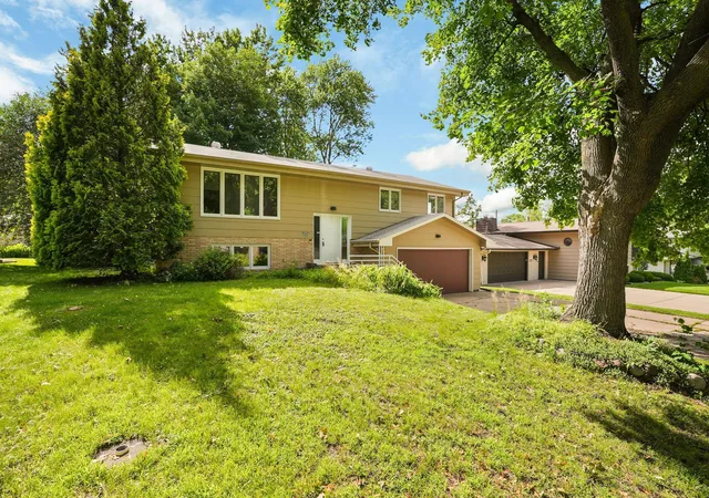 Photo 2 of Single family home for sale at 4018 Shamrock Dr Ne, Minneapolis, MN 55421 | MLS# 7090277 | Listing updated on 2026-10-13