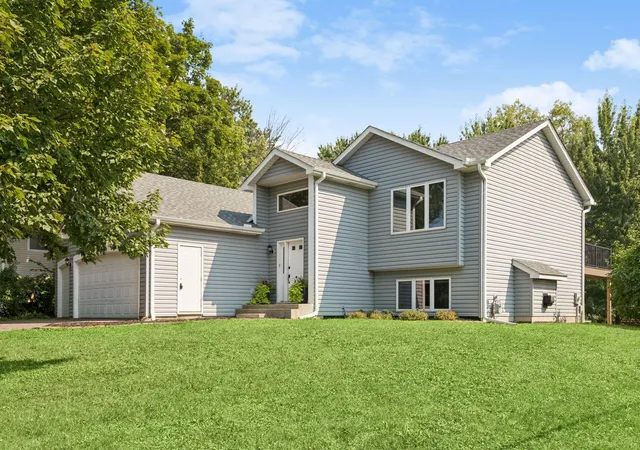1st image of 6111 45th St N, Saint Paul, MN 55128 | MLS# 7090278