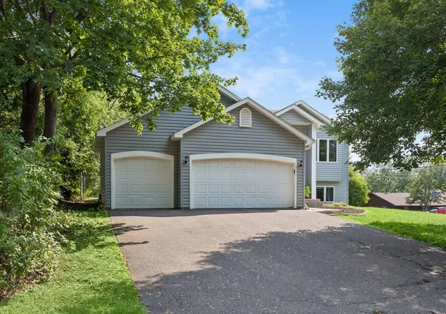 2nd image of 6111 45th St N, Saint Paul, MN 55128 | MLS# 7090278