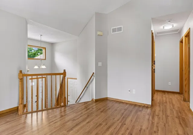 5th image of 6111 45Th St N, Saint Paul, MN 55128 | MLS# 7090278