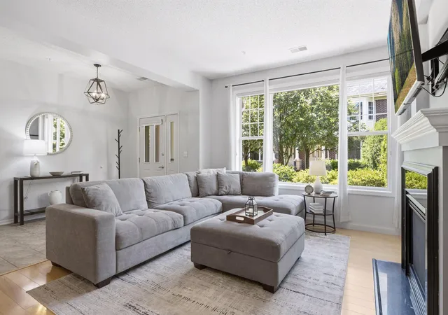 1st image of 1530 Zarthan Ave S #307, Minneapolis, MN 55416 | MLS# 7090298