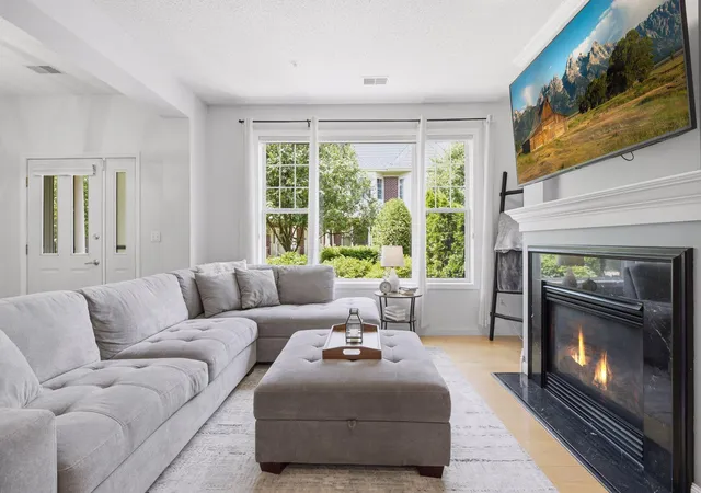3rd image of 1530 Zarthan Ave S #307, Minneapolis, MN 55416 | MLS# 7090298