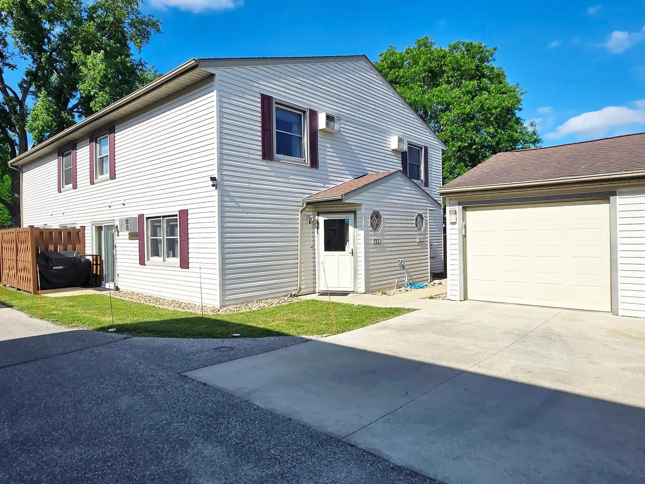 Listing Photo 2 - Condo for sale in 1648 8 1/2nd St SE located at 1648 8 1/2nd St SE, Rochester, MN 55904 - Unit 1648 8 1/2 St SE