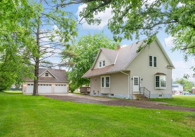 Photo 3 of Sale Pending at 506 3rd Street Sw, Montgomery, MN 56069 | MLS# 7090326 | Listing updated on 2026-08-25