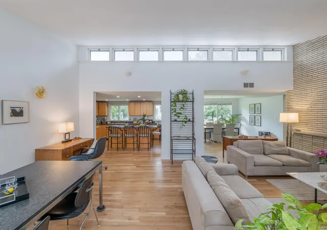 4th image of 2191 Edgcumbe Rd, Saint Paul, MN 55116 | MLS# 7090362