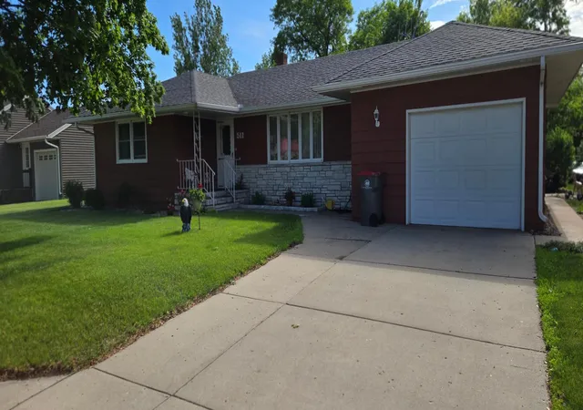 Homes for sale in Parkers Prairie, MN | 511 S Mccornell Ave, Parkers Prairie, MN 56361 | MLS# 7090399