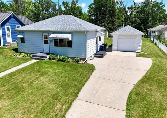 Homes for sale in Fergus Falls, MN | 1212 N Marien St, Fergus Falls, MN 56537 | MLS# 7090407