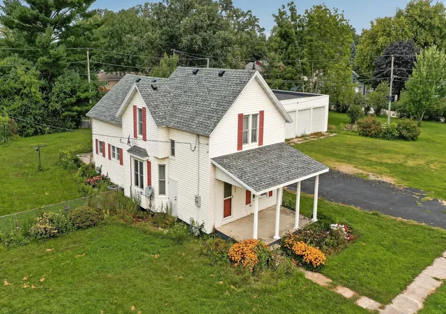 Photo 1 of Single family home for sale at 305 Mill St N, Brownsdale, MN 55918 | MLS# 7090438 | Listing updated on 2026-09-02