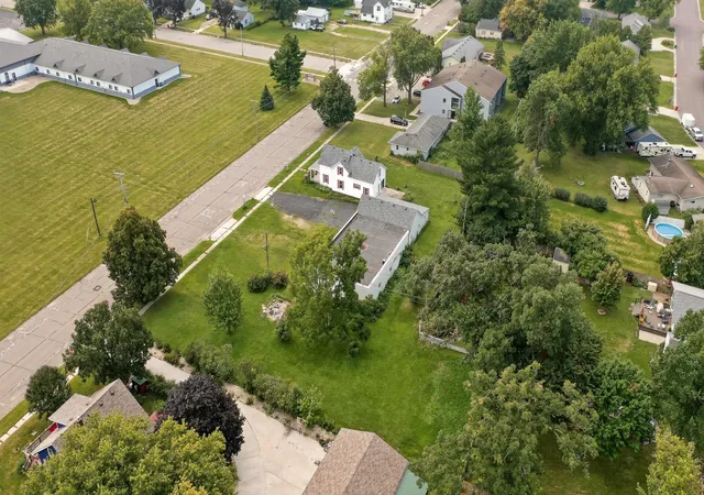 Photo 3 of Single family home for sale at 305 Mill St N, Brownsdale, MN 55918 | MLS# 7090438 | Listing updated on 2026-10-05