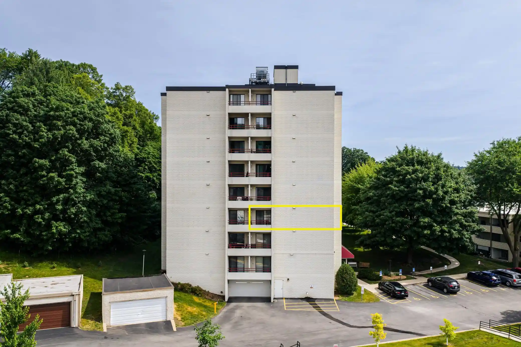 Listing Photo 2 - Condo for sale in 625 19th St NW located at 625 19th St NW, Rochester, MN 55901 - Unit #300