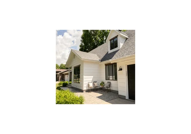 Homes for sale in Windom, MN | 817 17Th St, Windom, MN 56101 | MLS# 7090514