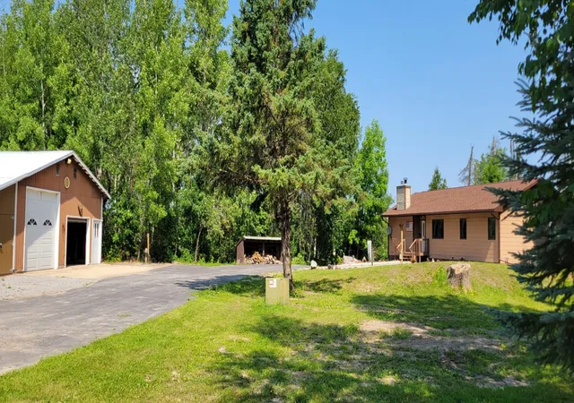 Photo 3 of Single family home for sale at 1634 County Rd 117, Baudette, MN 56623 | MLS# 7090540 | Listing updated on 2026-08-28