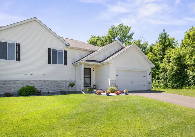 Homes for sale in Montrose, MN | 1042 White Tail Ln, Montrose, MN 55363 | MLS# 7090544