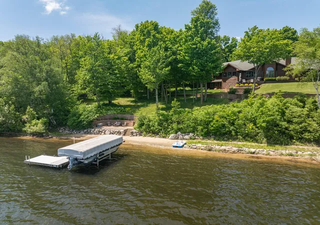 3rd image of 22550 Old Trapper Rd, Cohasset, MN 55721 | MLS# 7090572