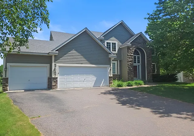 1st image of 10455 Glen Eagle Cir, Saint Paul, MN 55129 | MLS# 7090575
