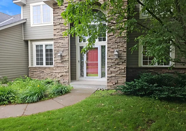 4th image of 10455 Glen Eagle Cir, Saint Paul, MN 55129 | MLS# 7090575