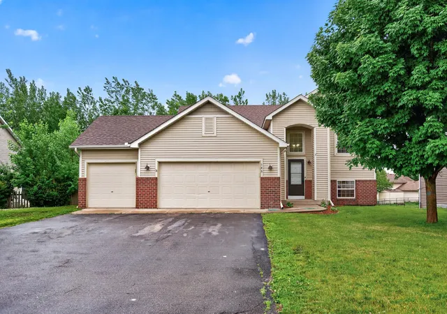 Homes for sale in Waverly, MN | 105 Dresden Ln, Waverly, MN 55390 | MLS# 7090591