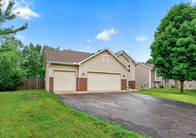 Homes for sale in Waverly, MN | 105 Dresden Ln, Waverly, MN 55390 | MLS# 7090591