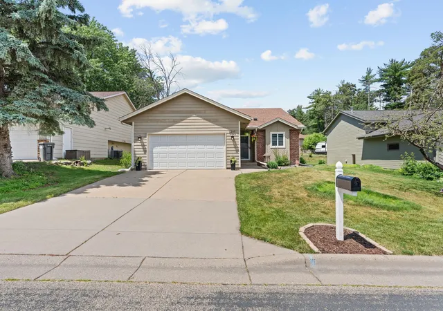 Homes for sale in Savage, MN | 5560 W 131st St, Savage, MN 55378 | MLS# 7090593