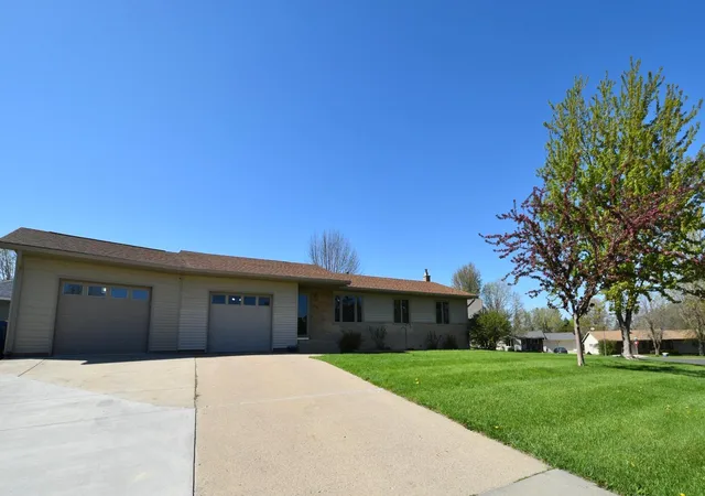 2nd image of 109 Brenda Ln, Goodhue, MN 55027 | MLS# 7090603
