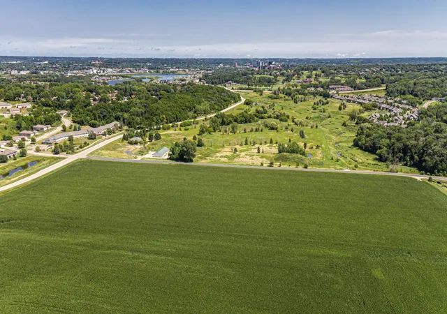 4th image of 4700 Country Club Rd Sw, Rochester, MN 55902 | MLS# 7090619
