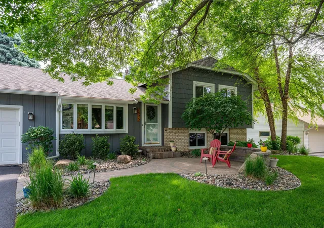 4th image of 7896 Berkshire Ln N, Maple Grove, MN 55311 | MLS# 7090629
