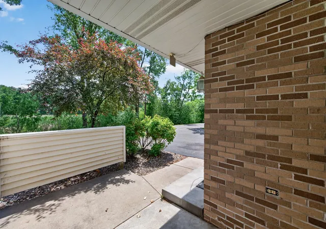 Homes for sale in Oakdale, MN | 7043 48Th St N, Oakdale, MN 55128 | MLS# 7090641