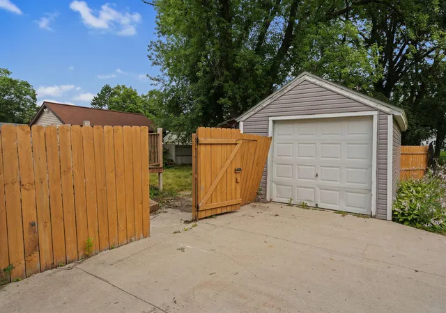 Homes for sale in Austin, MN | 1304 10Th Ave Nw, Austin, MN 55912 | MLS# 7090691