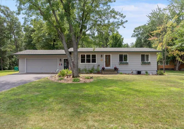 1st image of 13765 Travine Dr, Baxter, MN 56425 | MLS# 7090722