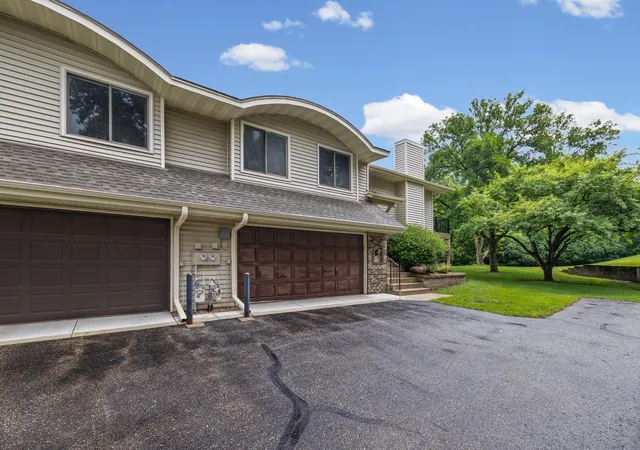 2nd image of 1544 Clemson Dr #B, Eagan, MN 55122 | MLS# 7090743