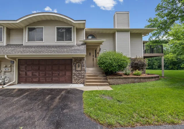 3rd image of 1544 Clemson Dr #B, Eagan, MN 55122 | MLS# 7090743