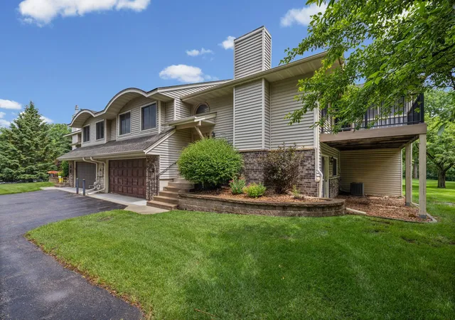 4th image of 1544 Clemson Dr #B, Eagan, MN 55122 | MLS# 7090743