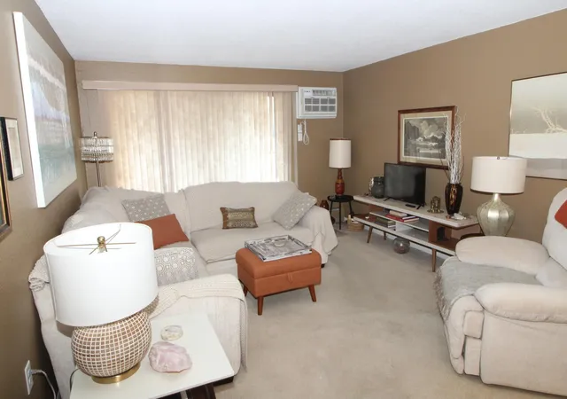 2nd image of 30675 Park St #211, Lindstrom, MN 55045 | MLS# 7090750