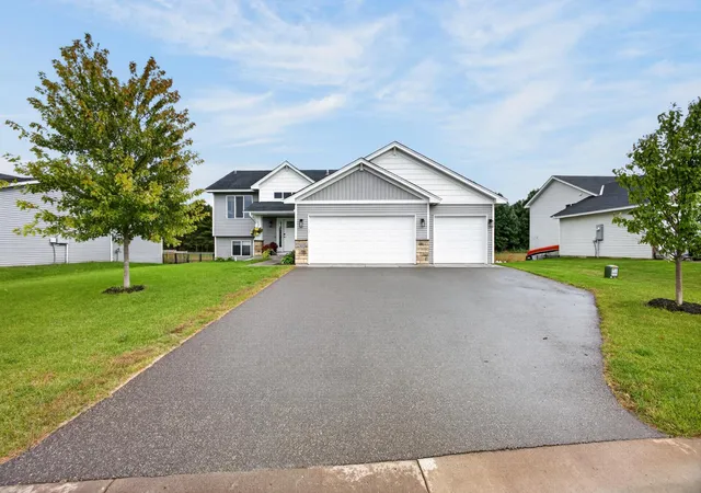 Photo 1 of Sale Pending at 25695 Euclid Ave, Wyoming, MN 55092 | MLS# 7090766 | Listing updated on 2026-10-05