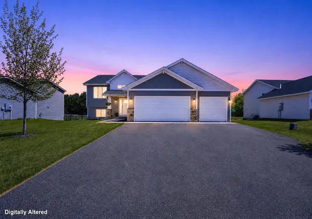 2nd image of 25695 Euclid Ave, Wyoming, MN 55092 | MLS# 7090766