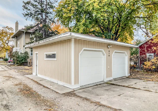 4th image of 919 4Th St N, Fargo, ND 58102 | MLS# 7090788