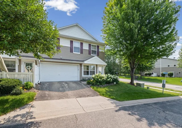 Photo 2 of Single family home for sale at 3232 Oak View Dr, Saint Paul, MN 55129 | MLS# 7090809 | Listing updated on 2026-08-10