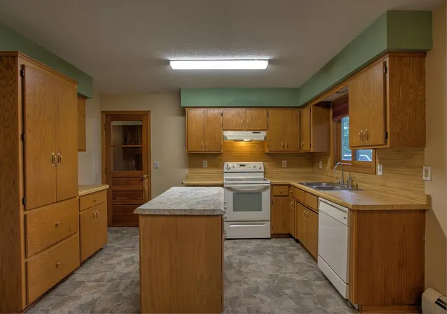 Homes for sale in Cambridge, MN | 2605 Main St S, Cambridge, MN 55008 | MLS# 7090824