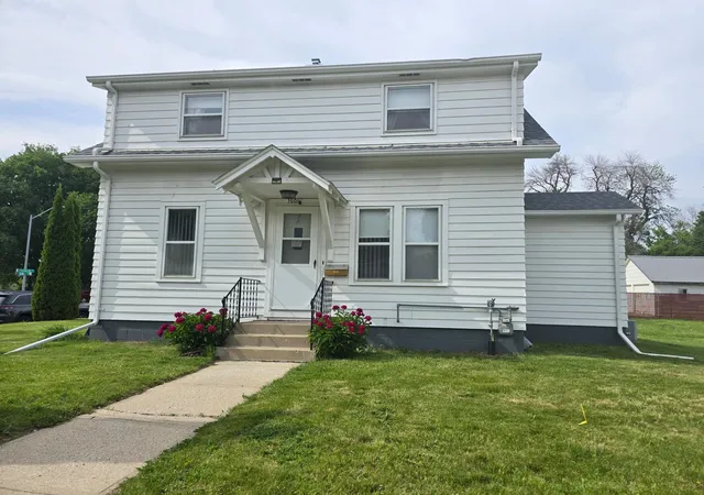 1st image of 1601 Murray Ave, Worthington, MN 56187 | MLS# 7090838