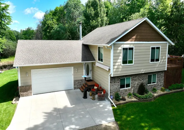 3rd image of 8325 178Th Ln Ne, Forest Lake, MN 55025 | MLS# 7090880