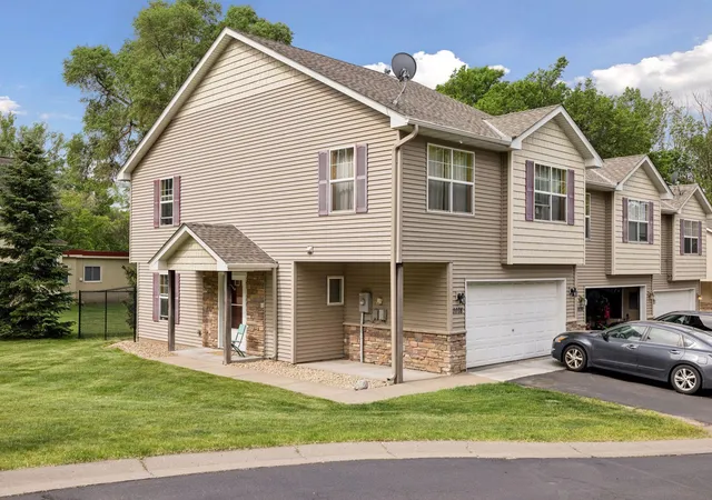 Homes for sale in North St. Paul, MN | 2078 Shryer Ct E, North St. Paul, MN 55109 | MLS# 7090902