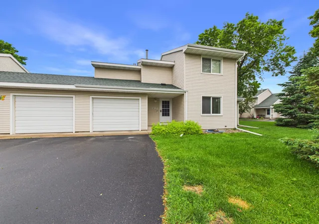 Homes for sale in Saint Cloud, MN | 1613 25th Ave N, Saint Cloud, MN 56303 | MLS# 7090904